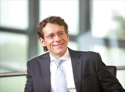 CEO Dr. Joachim Kreuzburg